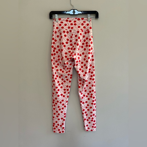 Beach Riot Sport Cherry Dotty Legging Tights White with Red Cherries, size S - Picture 3 of 9